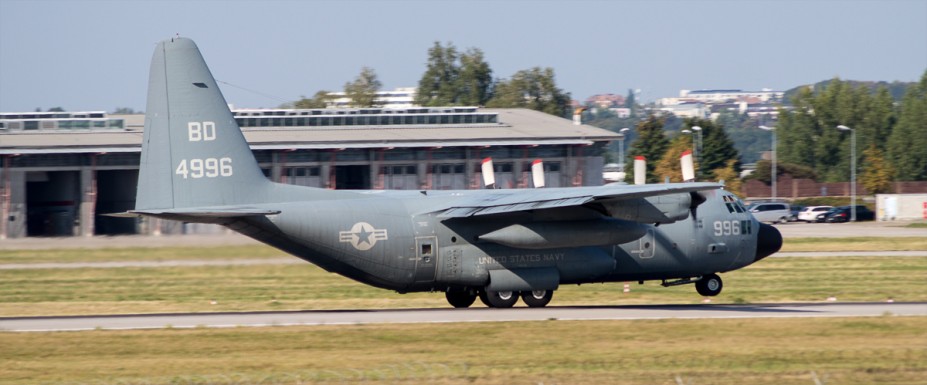 Lockheed C-130T Hercules BD-4996, US Navy.jpg